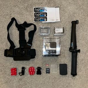 GoPro - HERO 4 + Accessories
